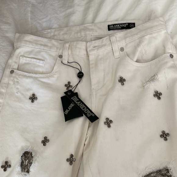 NWT sz 25 Blank NYC embellished white jean - Picture 2 of 3